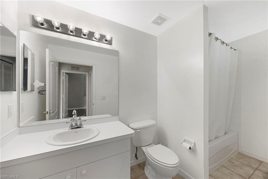 8550 Kingbird LOOP # 615, ESTERO FL 33967-11