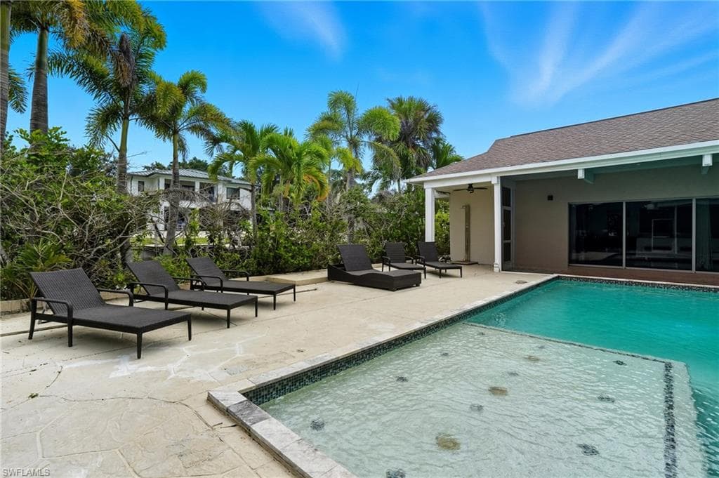 5122 Starfish AVE, NAPLES FL 34103-26