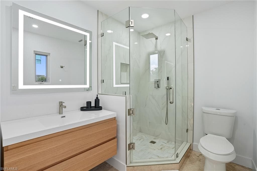 5122 Starfish AVE, NAPLES FL 34103-17