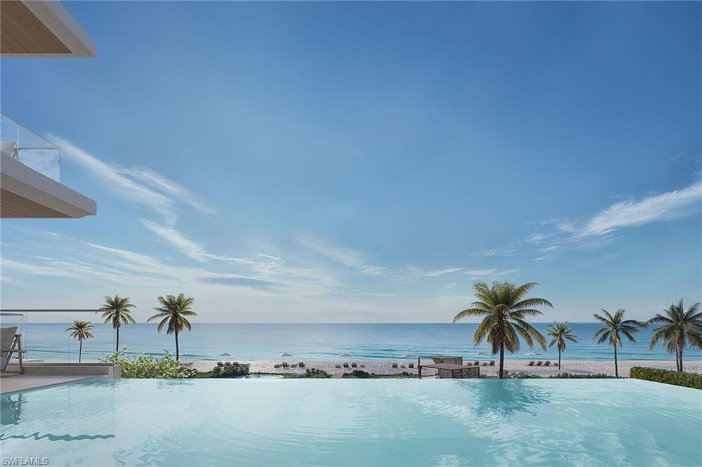 1121 GULF SHORE BLVD N # 2S, NAPLES FL 34102-11