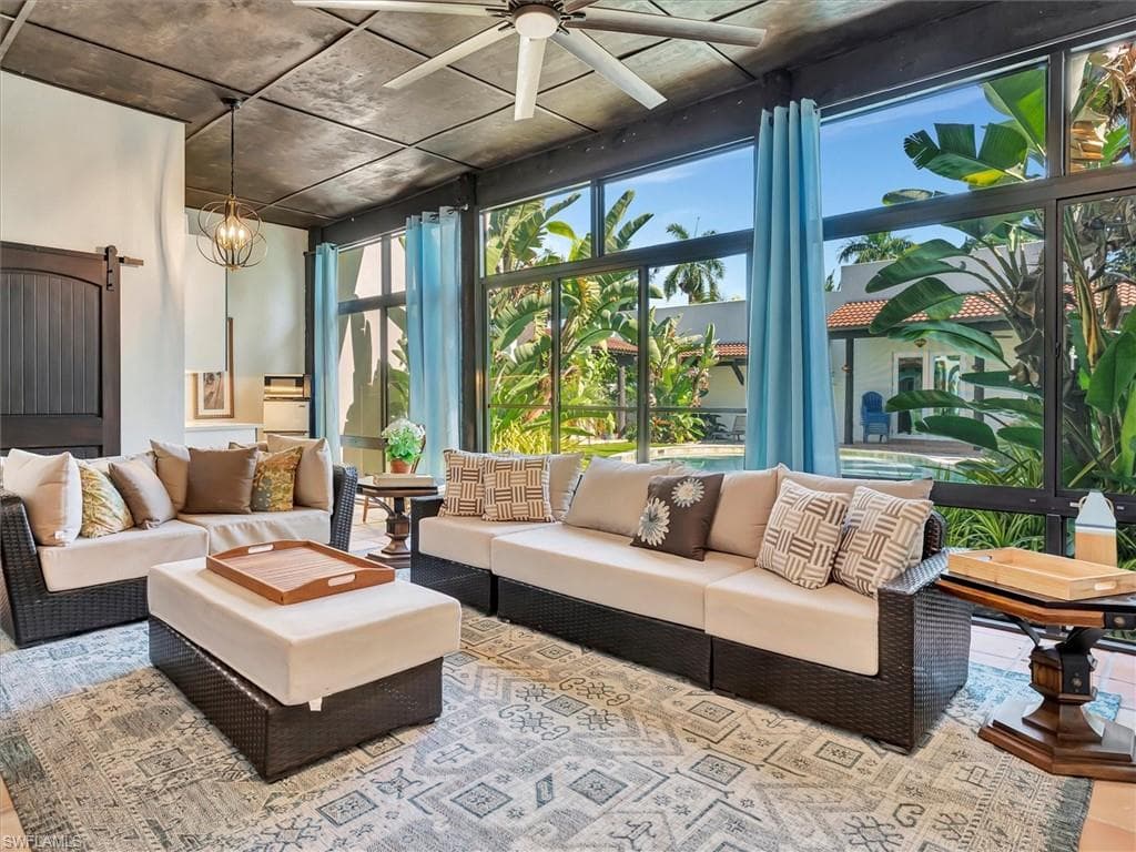 1291 Caloosa DR, FORT MYERS FL 33901-27