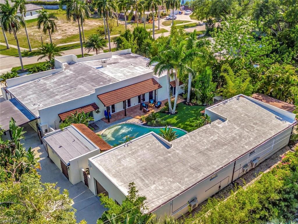 1291 Caloosa DR, FORT MYERS FL 33901-8