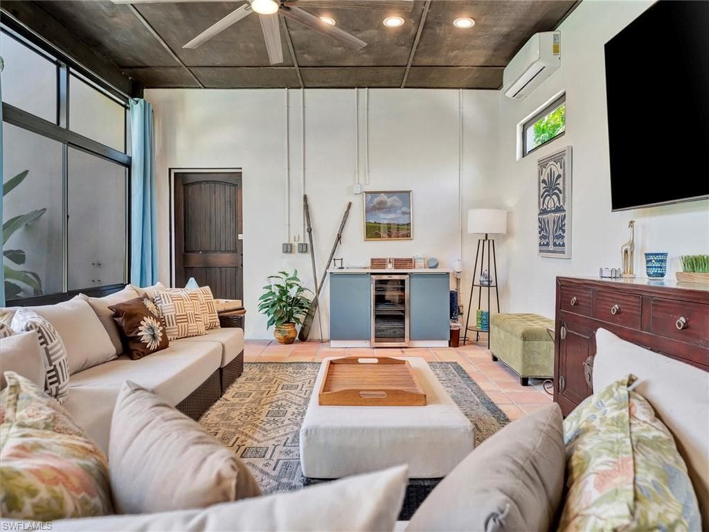 1291 Caloosa DR, FORT MYERS FL 33901-28