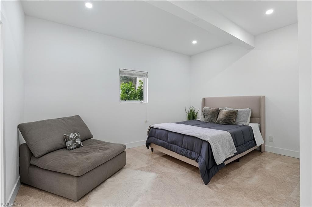 5122 Starfish AVE, NAPLES FL 34103-21