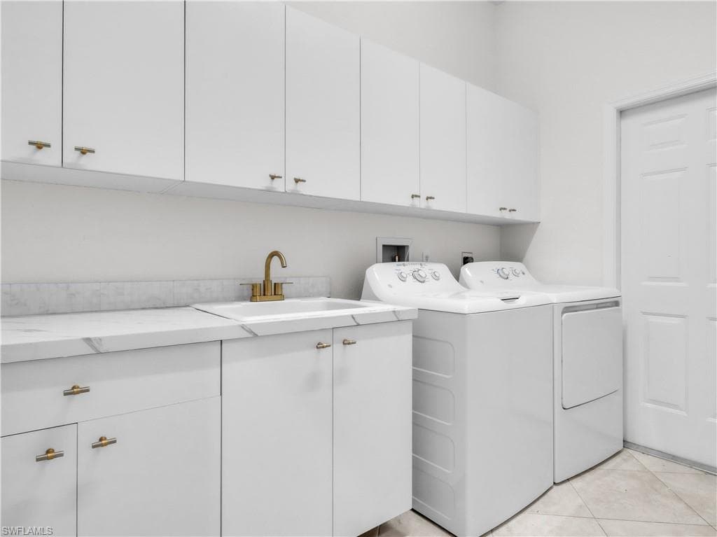 1580 Argyle DR, FORT MYERS FL 33919-9