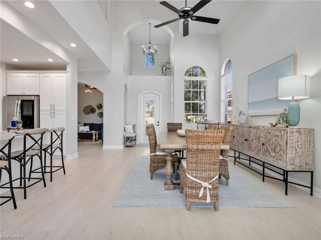 6096 Dogleg DR, NAPLES FL 34113-16