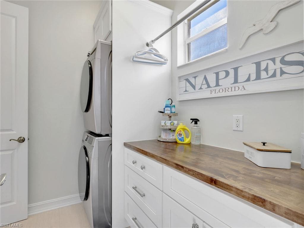 6096 Dogleg DR, NAPLES FL 34113-42