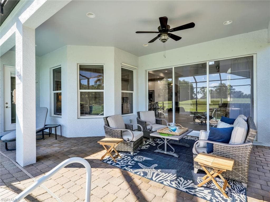 6096 Dogleg DR, NAPLES FL 34113-11