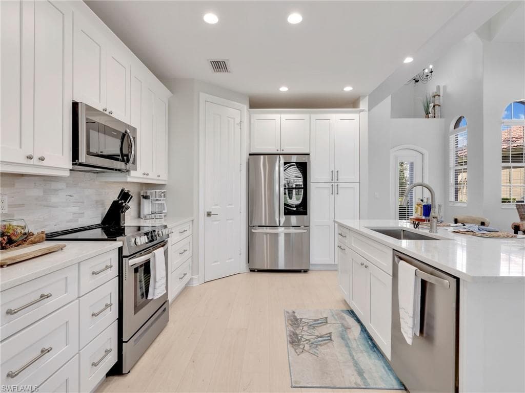 6096 Dogleg DR, NAPLES FL 34113-21