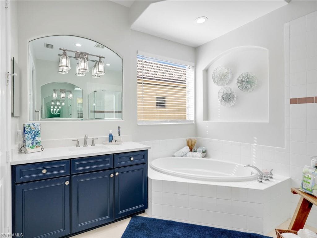 6096 Dogleg DR, NAPLES FL 34113-35
