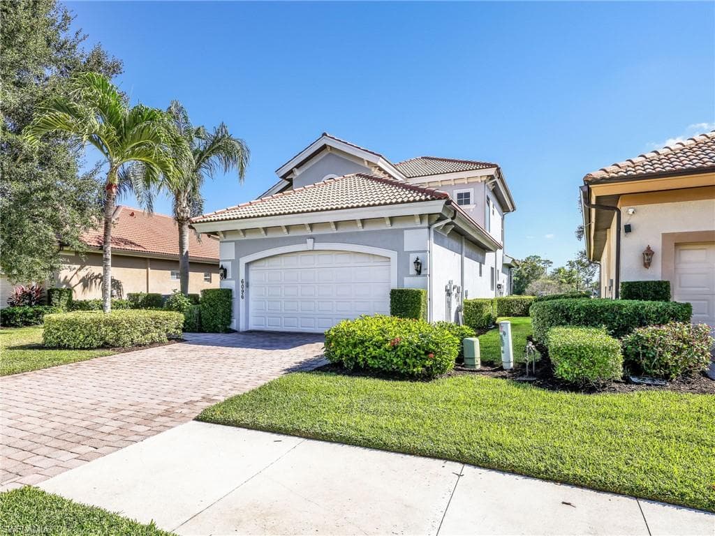 6096 Dogleg DR, NAPLES FL 34113-4