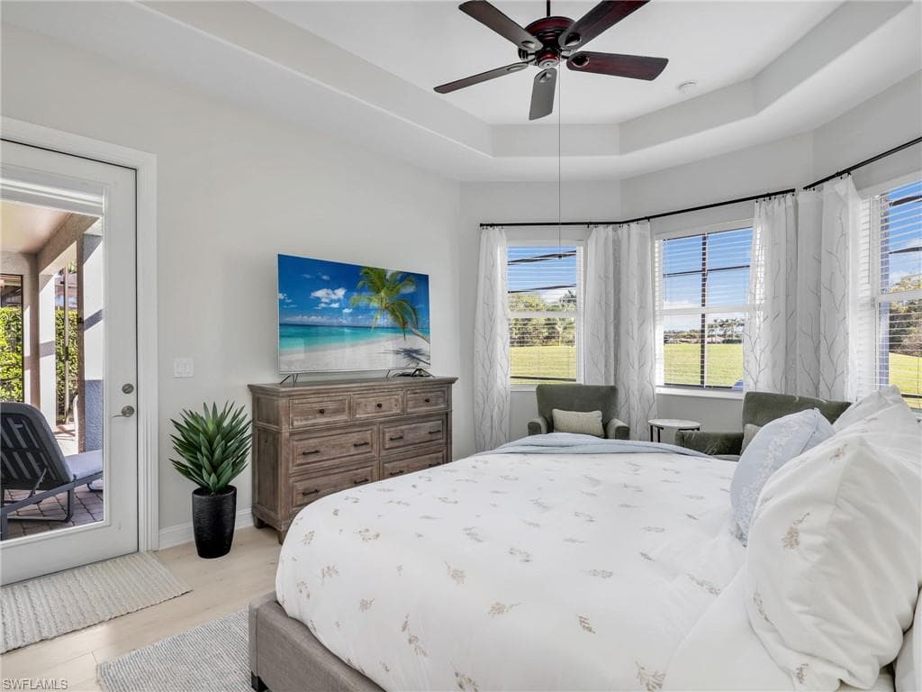 6096 Dogleg DR, NAPLES FL 34113-33