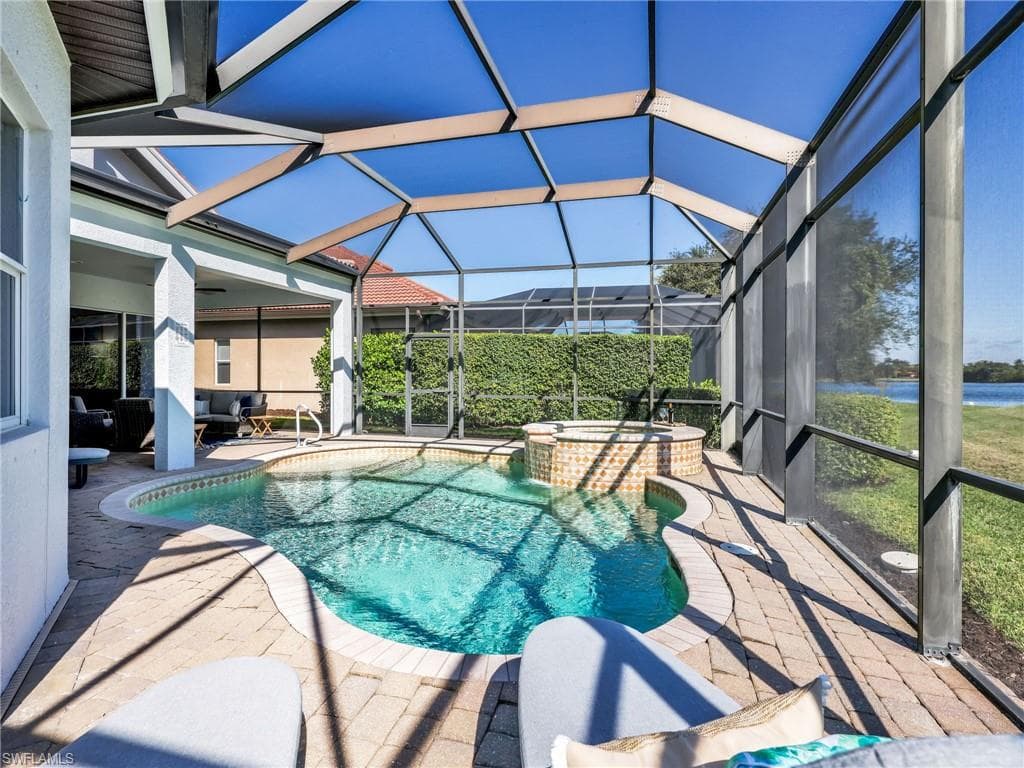 6096 Dogleg DR, NAPLES FL 34113-10