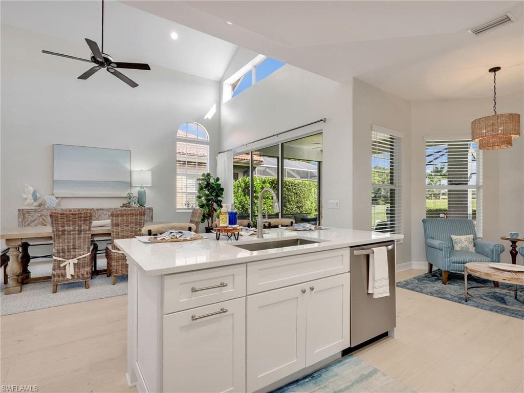 6096 Dogleg DR, NAPLES FL 34113-20