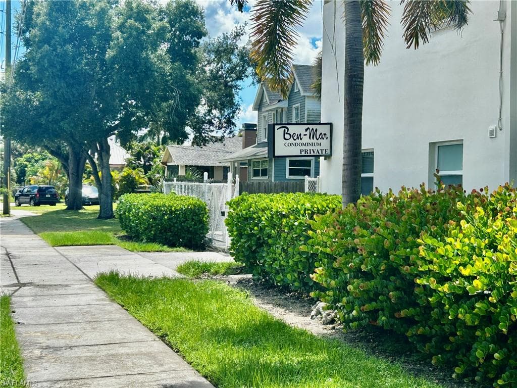 2590 1st ST N # 113, FORT MYERS FL 33901-15