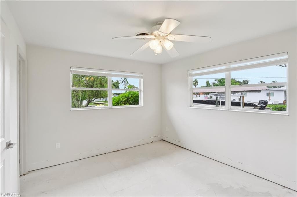 1037 Ione DR, FORT MYERS FL 33919-5