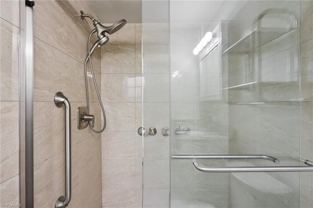 1037 Ione DR, FORT MYERS FL 33919-8