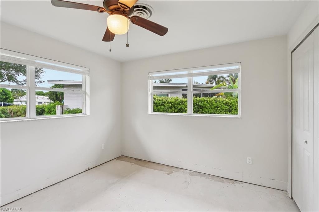 1037 Ione DR, FORT MYERS FL 33919-20