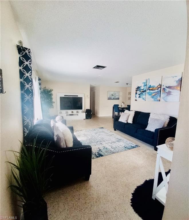 501 Parkside ST, LEHIGH ACRES FL 33936-2