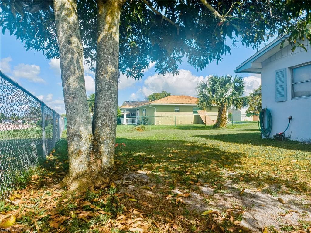 501 Parkside ST, LEHIGH ACRES FL 33936-14