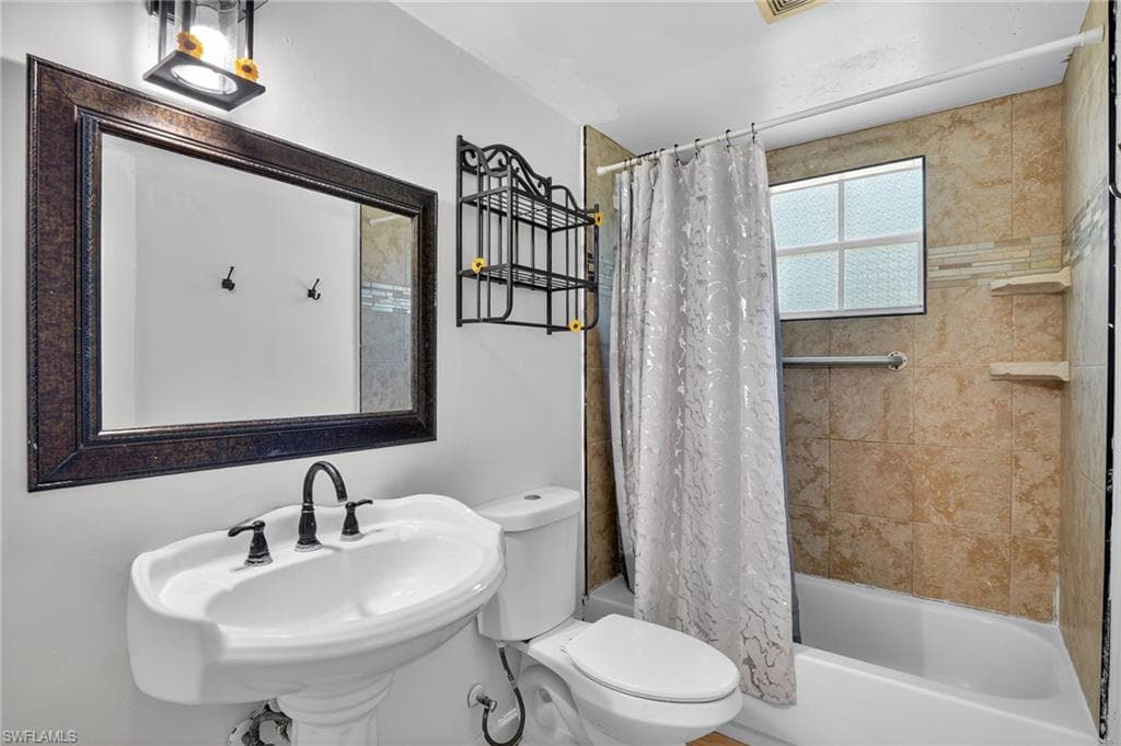 245 Hubbard AVE, NORTH FORT MYERS FL 33917-4