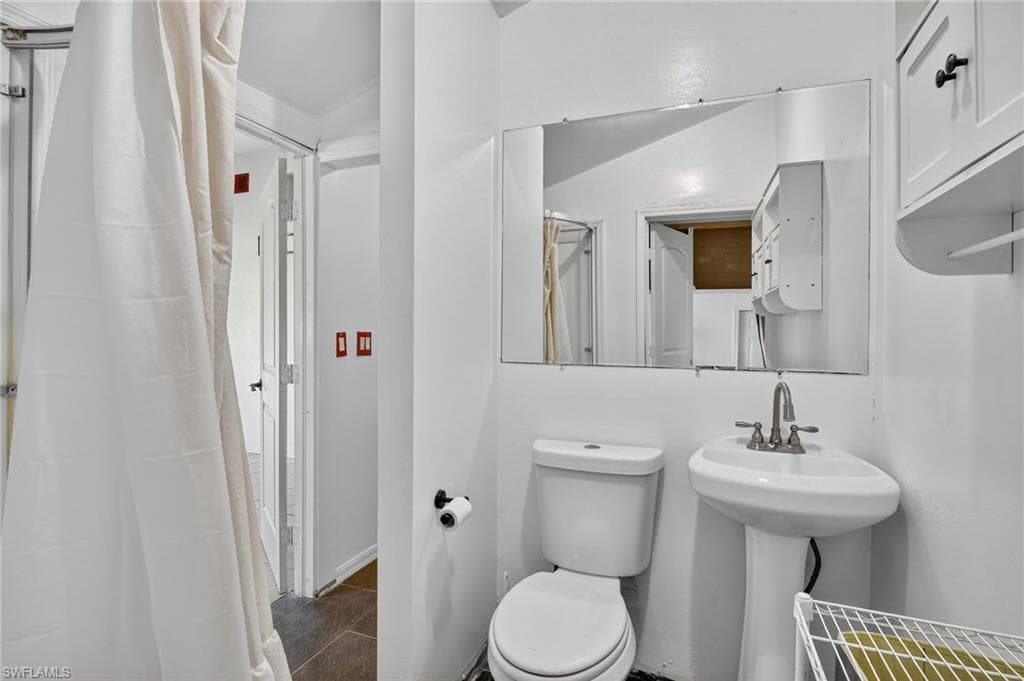 245 Hubbard AVE, NORTH FORT MYERS FL 33917-7