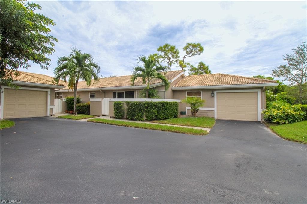 306 Emerald Bay CIR # 8, NAPLES FL 34110-2