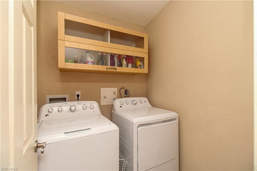 306 Emerald Bay CIR # 8, NAPLES FL 34110-17