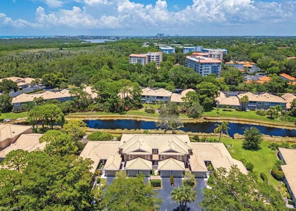 306 Emerald Bay CIR # 8, NAPLES FL 34110-43