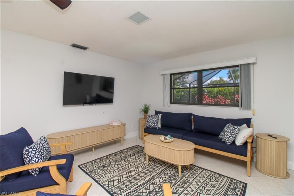 213 Bay Meadows DR, NAPLES FL 34113-25