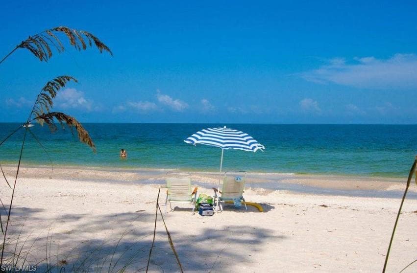 213 Bay Meadows DR, NAPLES FL 34113-4