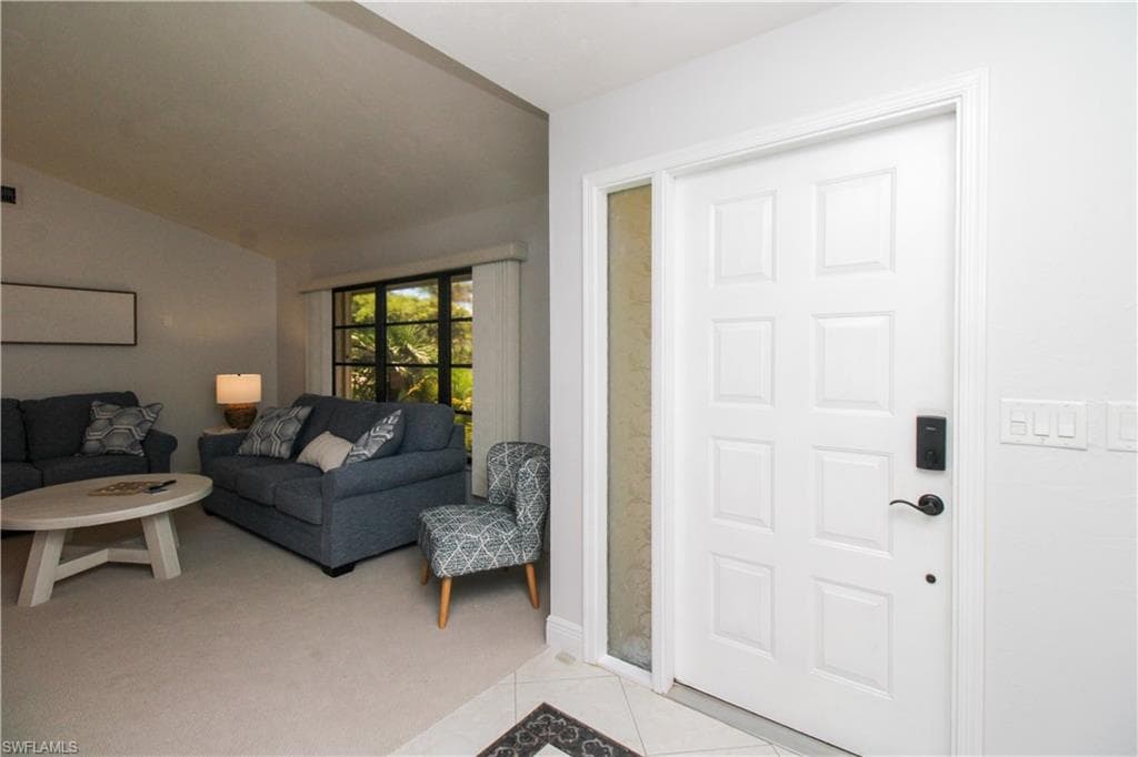 213 Bay Meadows DR, NAPLES FL 34113-8