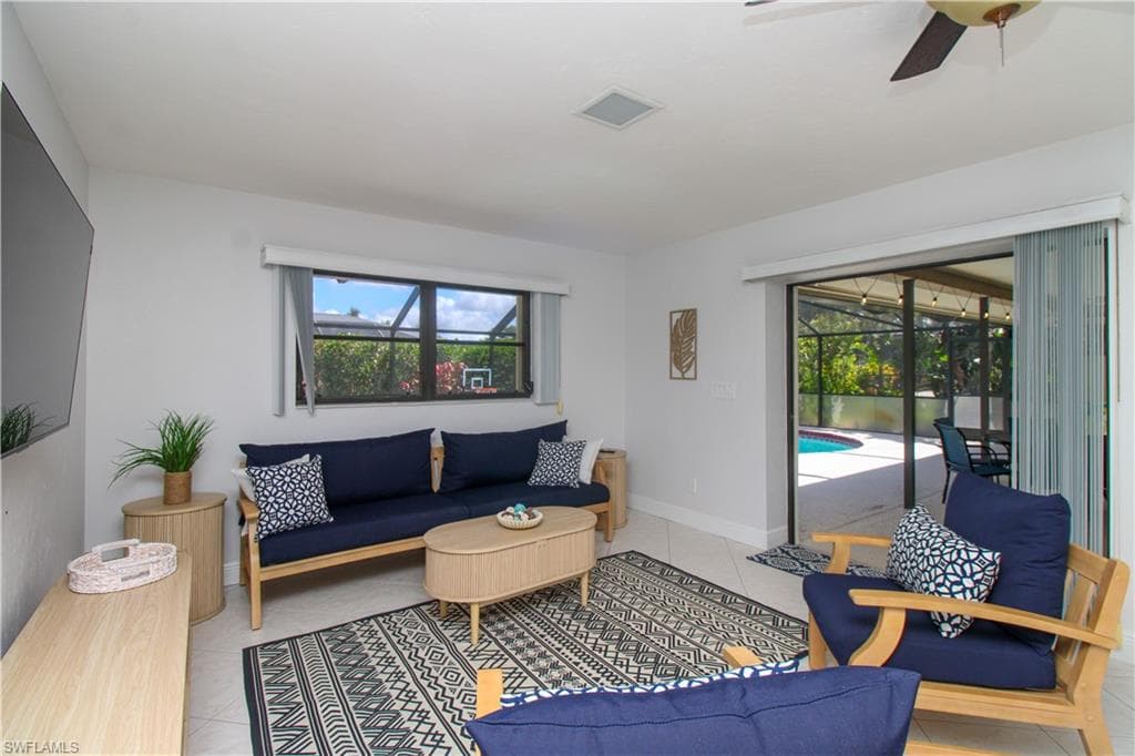 213 Bay Meadows DR, NAPLES FL 34113-23