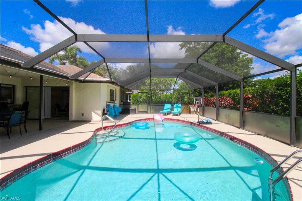 213 Bay Meadows DR, NAPLES FL 34113-40