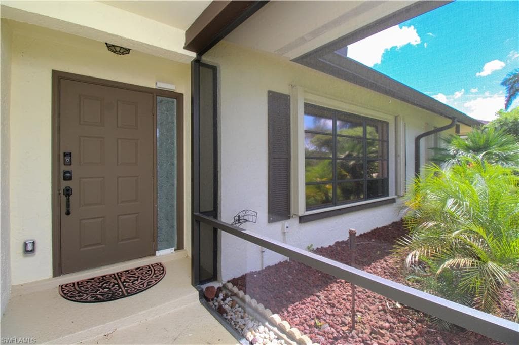 213 Bay Meadows DR, NAPLES FL 34113-7