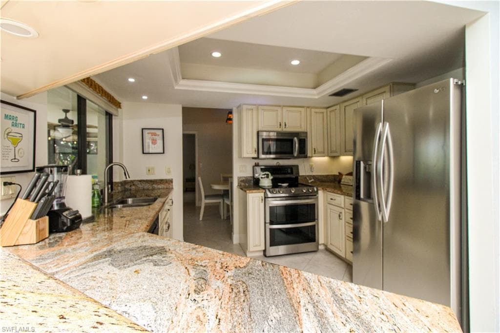 213 Bay Meadows DR, NAPLES FL 34113-20