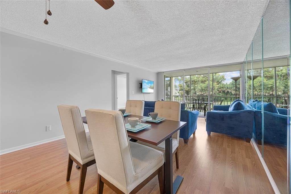 1083 Forest Lakes DR # 207, NAPLES FL 34105-6