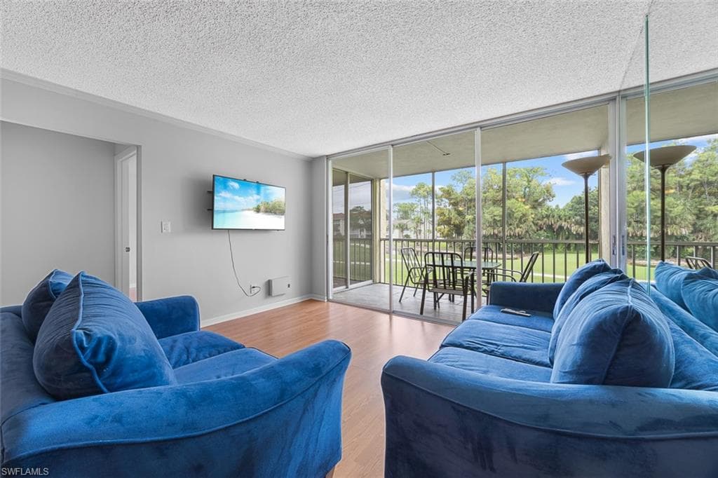 1083 Forest Lakes DR # 207, NAPLES FL 34105-7