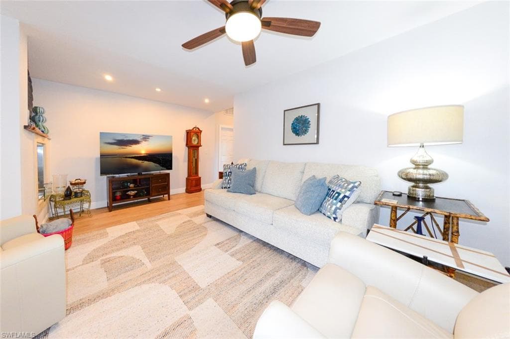 5313 Malaluka CT, CAPE CORAL FL 33904-5