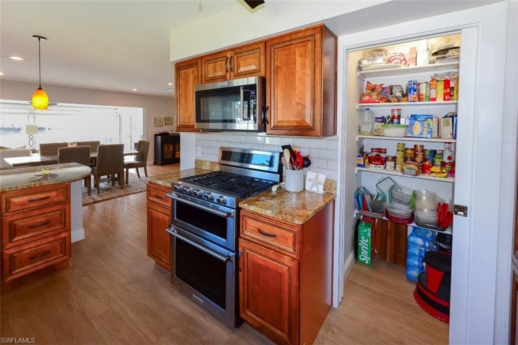 5313 Malaluka CT, CAPE CORAL FL 33904-11