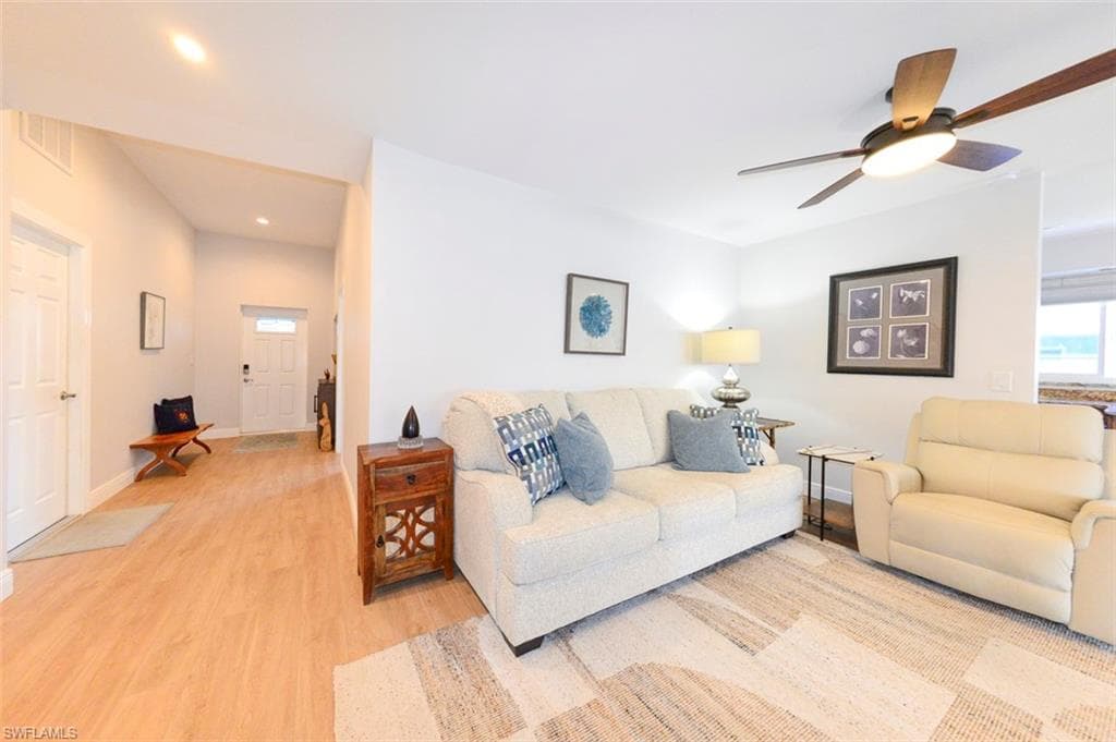 5313 Malaluka CT, CAPE CORAL FL 33904-4