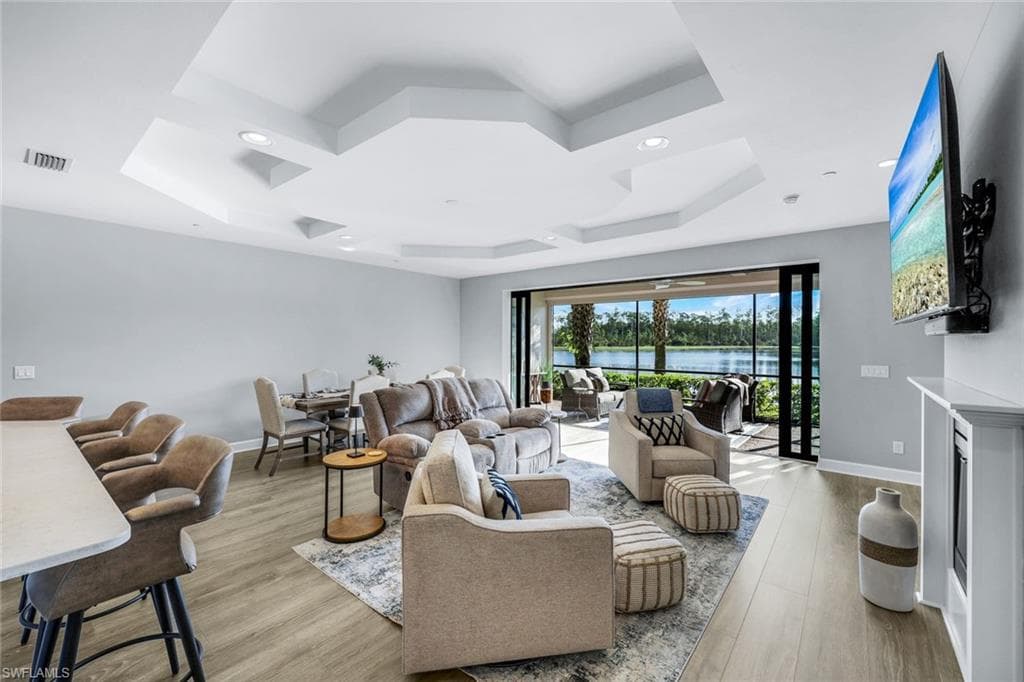 9641 Montelanico LOOP # 103, NAPLES FL 34119-3