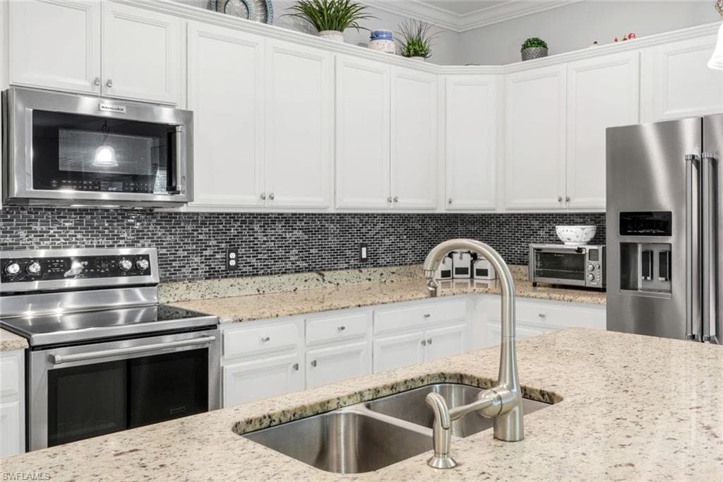 4244 Raffia Palm CIR, NAPLES FL 34119-5