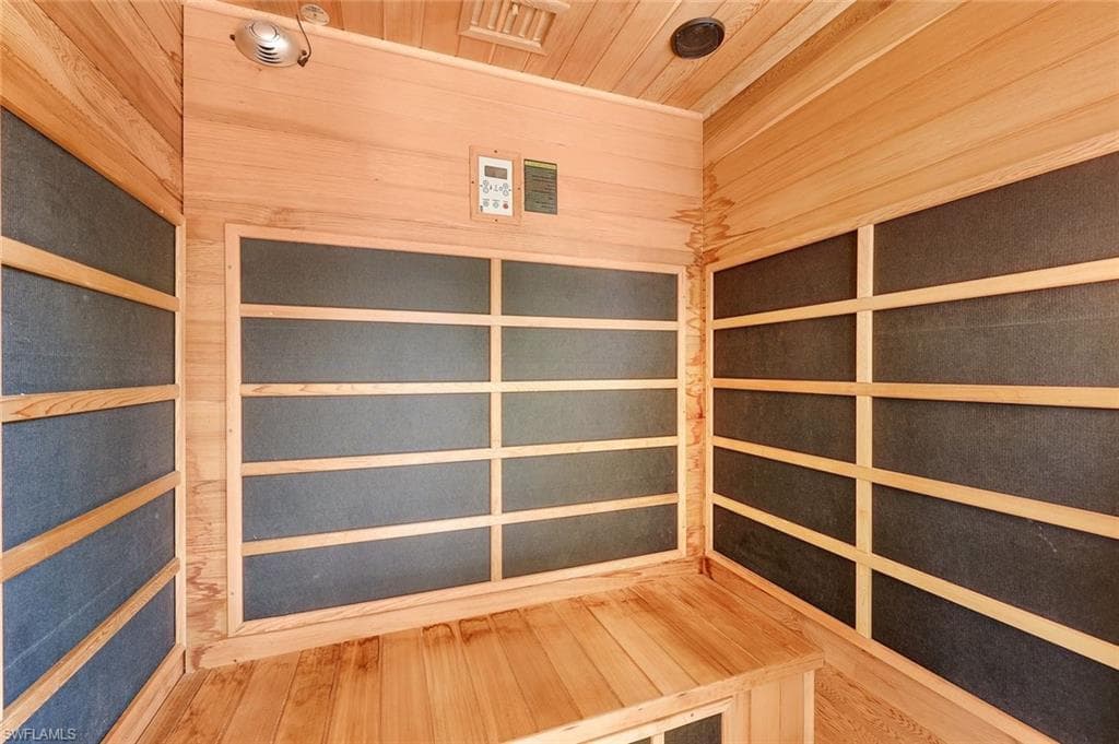 4244 Raffia Palm CIR, NAPLES FL 34119-28