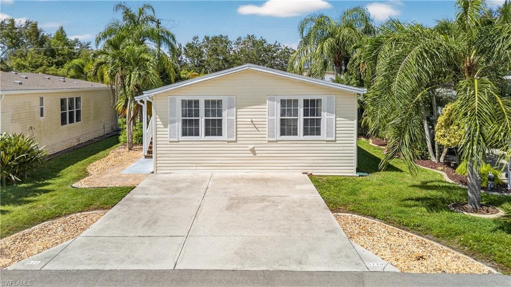 5720 Maplewood CT, FORT MYERS FL 33905-22