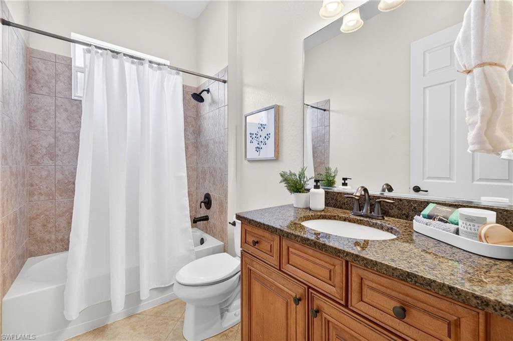 13230 Lazzaro CT, ESTERO FL 33928-33