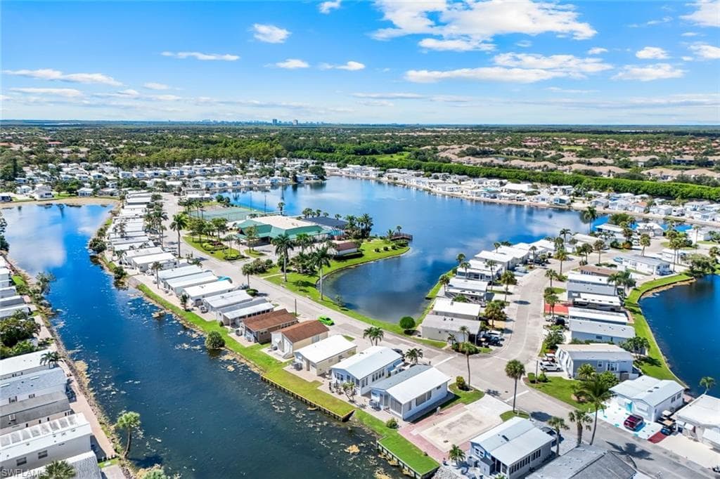 325 Imperial Wilder BLVD, NAPLES FL 34114-1