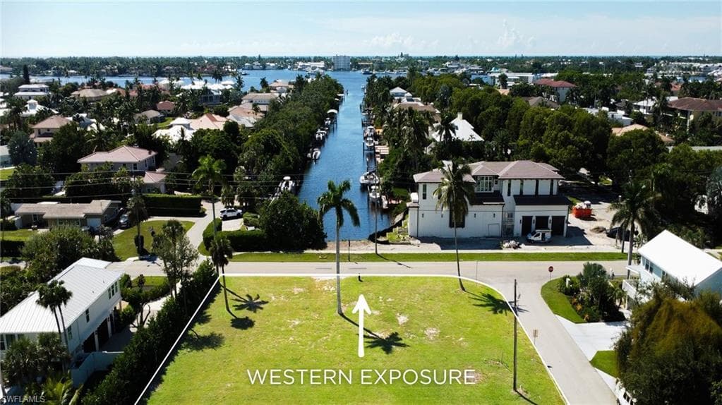 1427 Sandpiper ST, NAPLES FL 34102-2