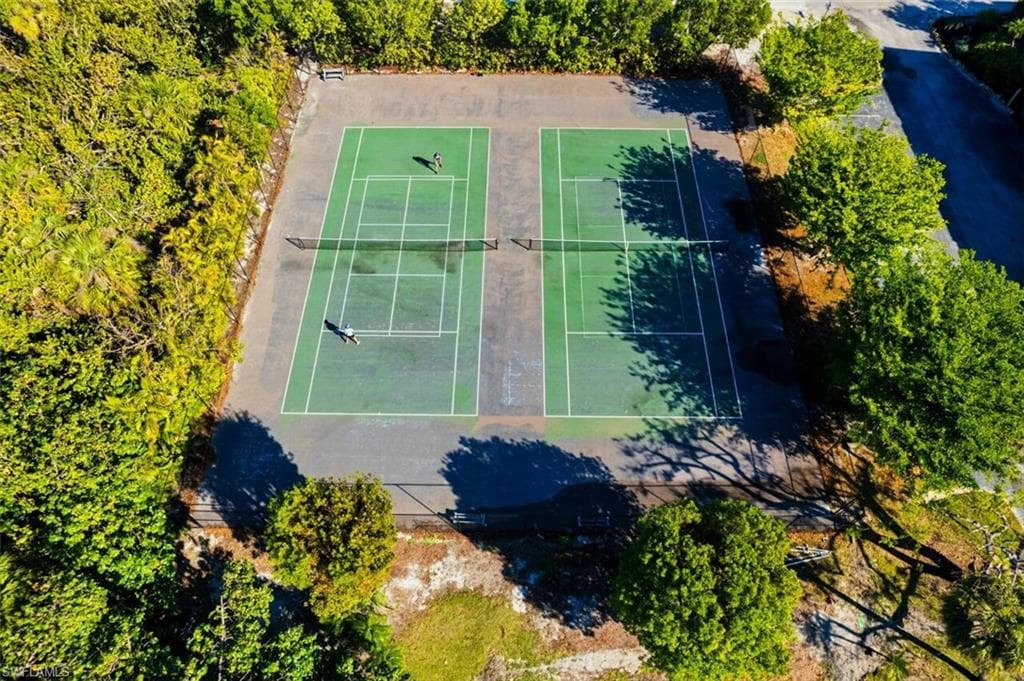 1250 Tennisplace CT C31-27