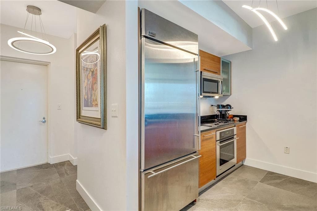 3000 Oasis Grand BLVD # 606, FORT MYERS FL 33916-1